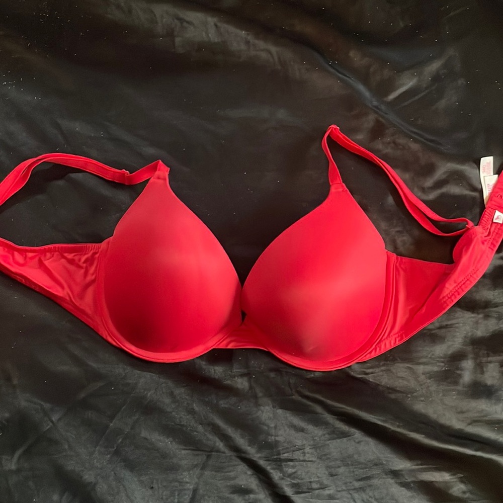 Red VS BRA 36C wear everywhere fine push up worn oncesmoke free home